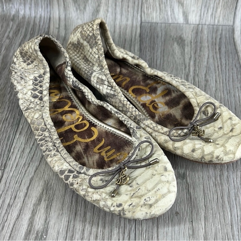 Sam Edelman Cream and Tan Snakeskin Flats